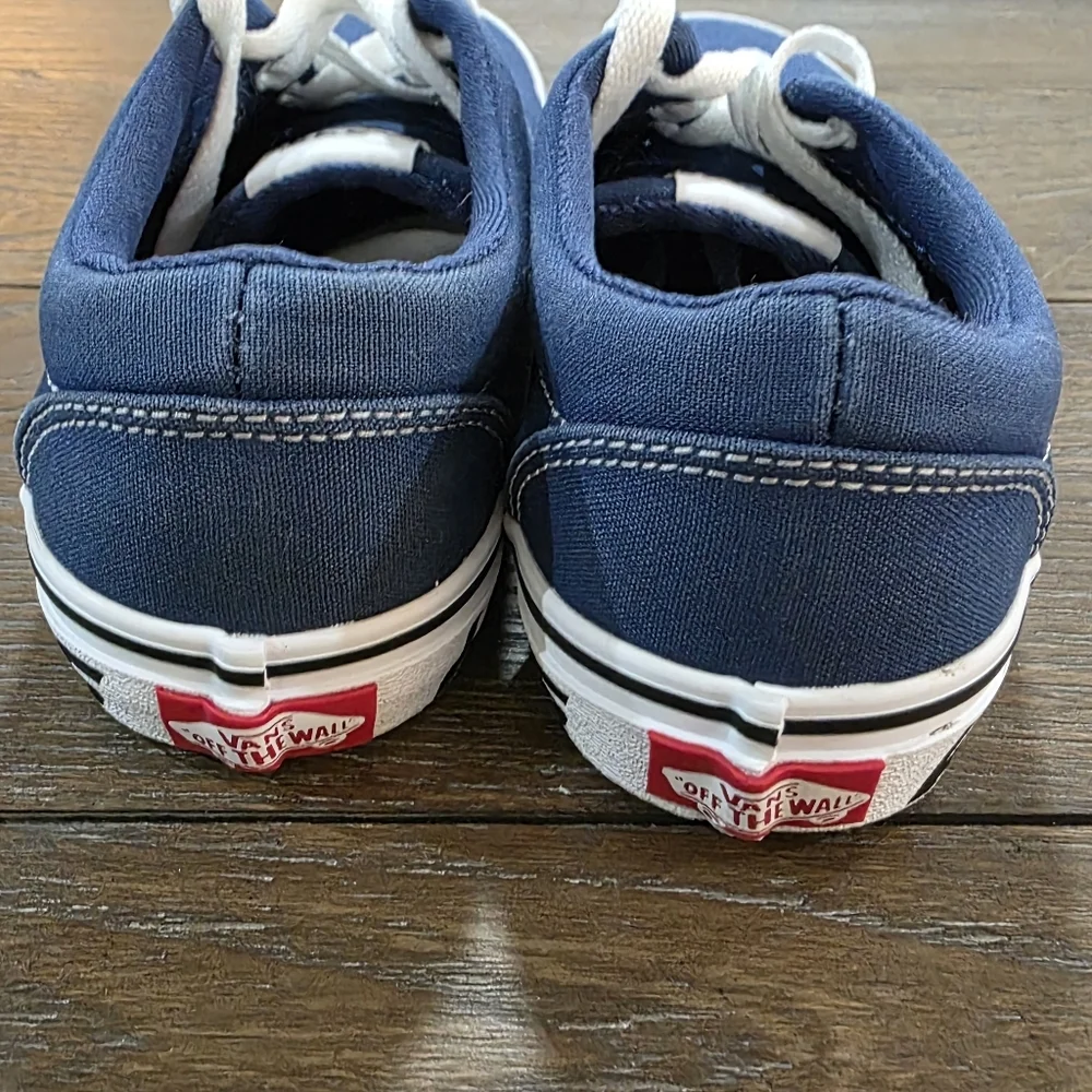 Vans Doheny Off the Wall Low Rise Sneaker, Youth Size 4, Women's Size 5.5